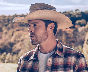 Dustin Lynch Looks Back On The Last 10 Years, Celebrates New Album Release  [Interview] - MusicRow.com